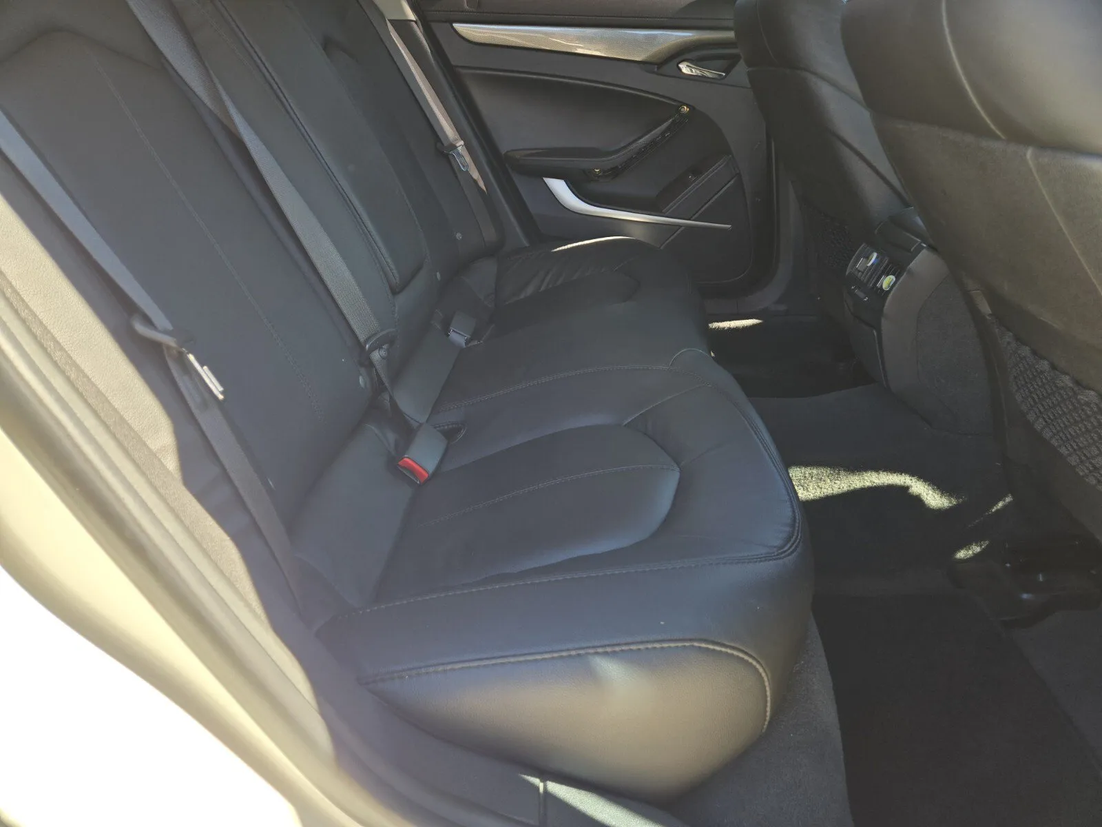 Cadillac CTS photo 9