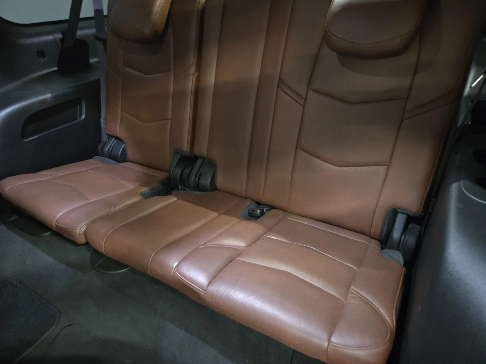 Cadillac Escalade ESV photo 9