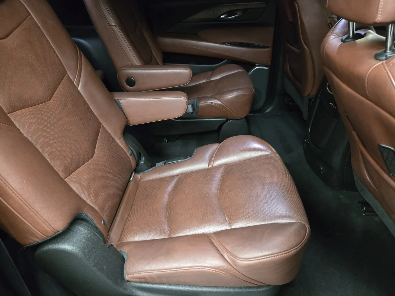 Cadillac Escalade ESV photo 12