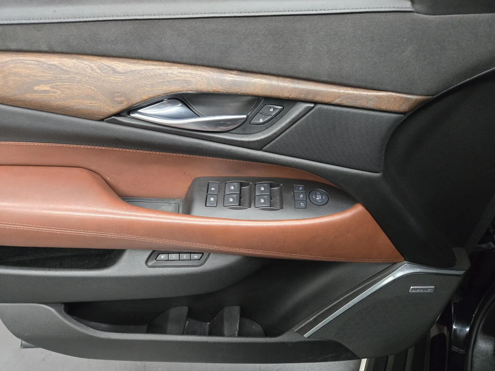 Cadillac Escalade ESV photo 15