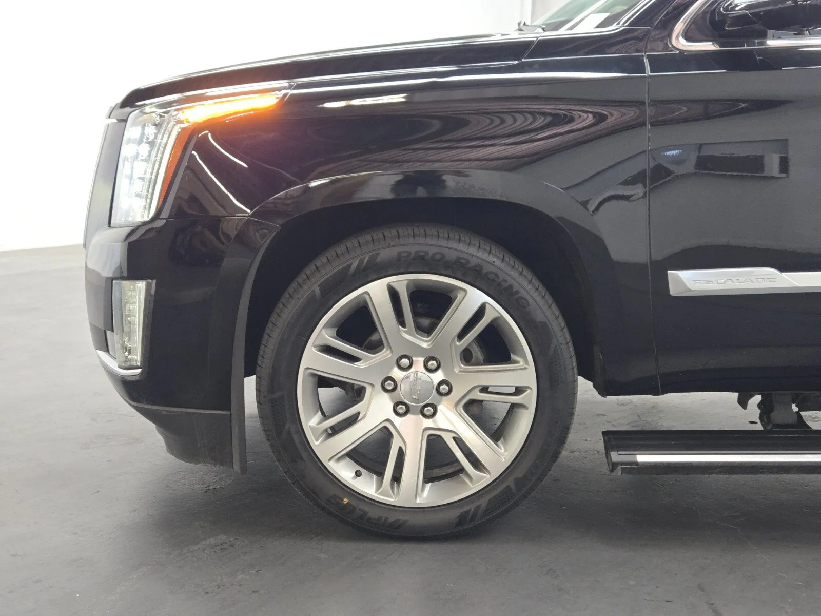 Cadillac Escalade ESV photo 6
