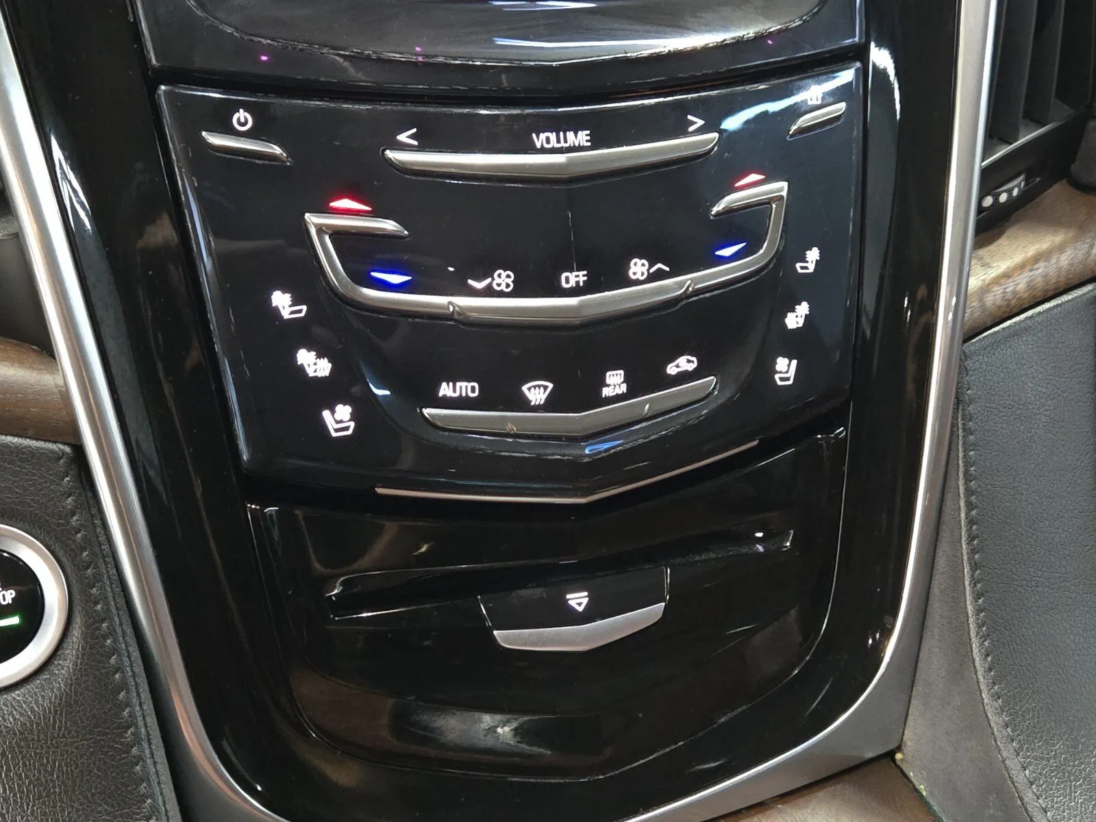 Cadillac Escalade ESV photo 20