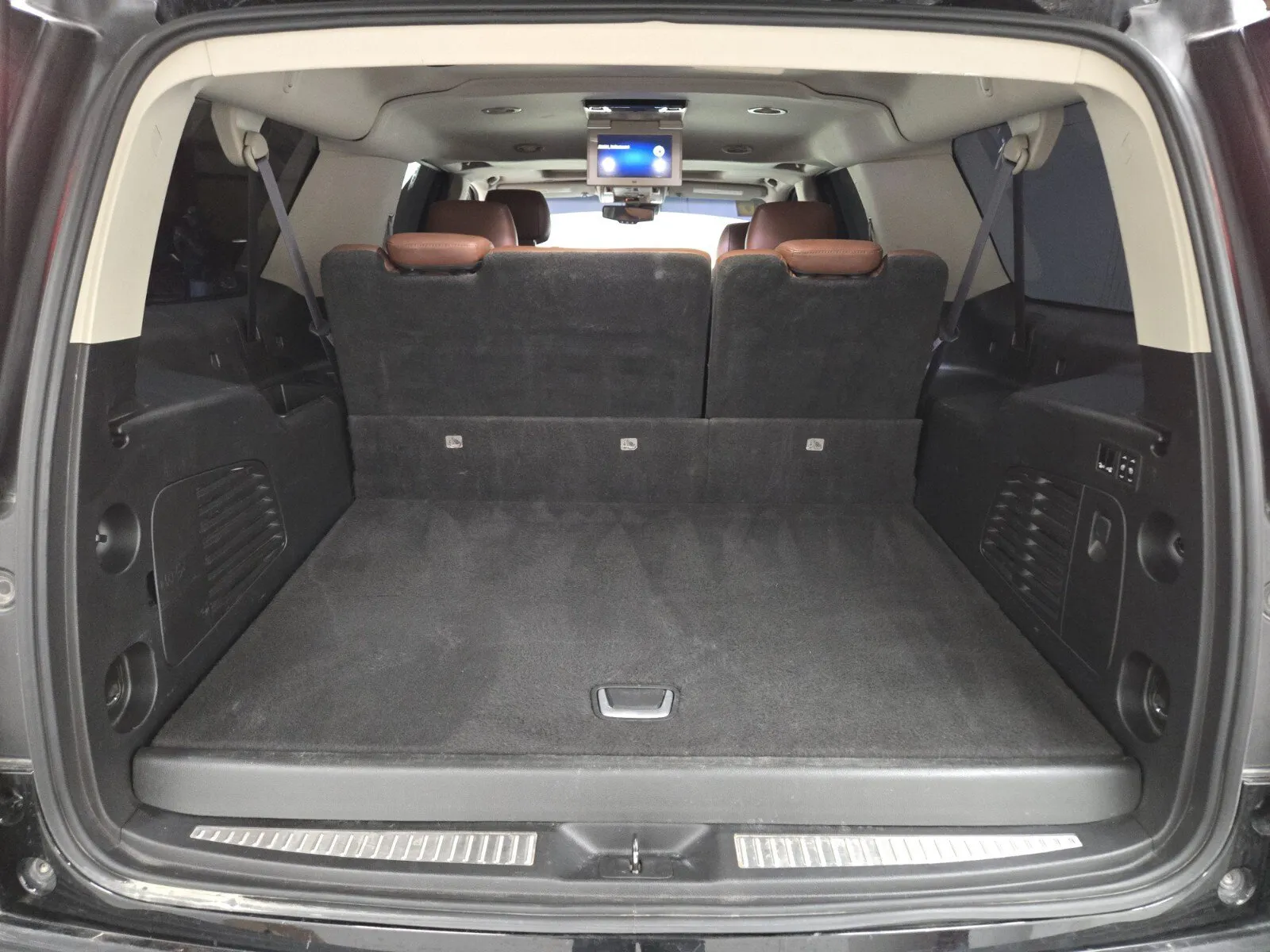 Cadillac Escalade ESV photo 11