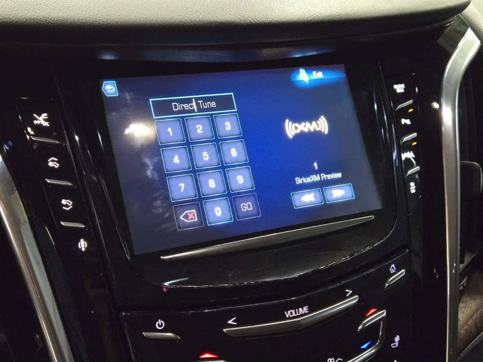 Cadillac Escalade ESV photo 18