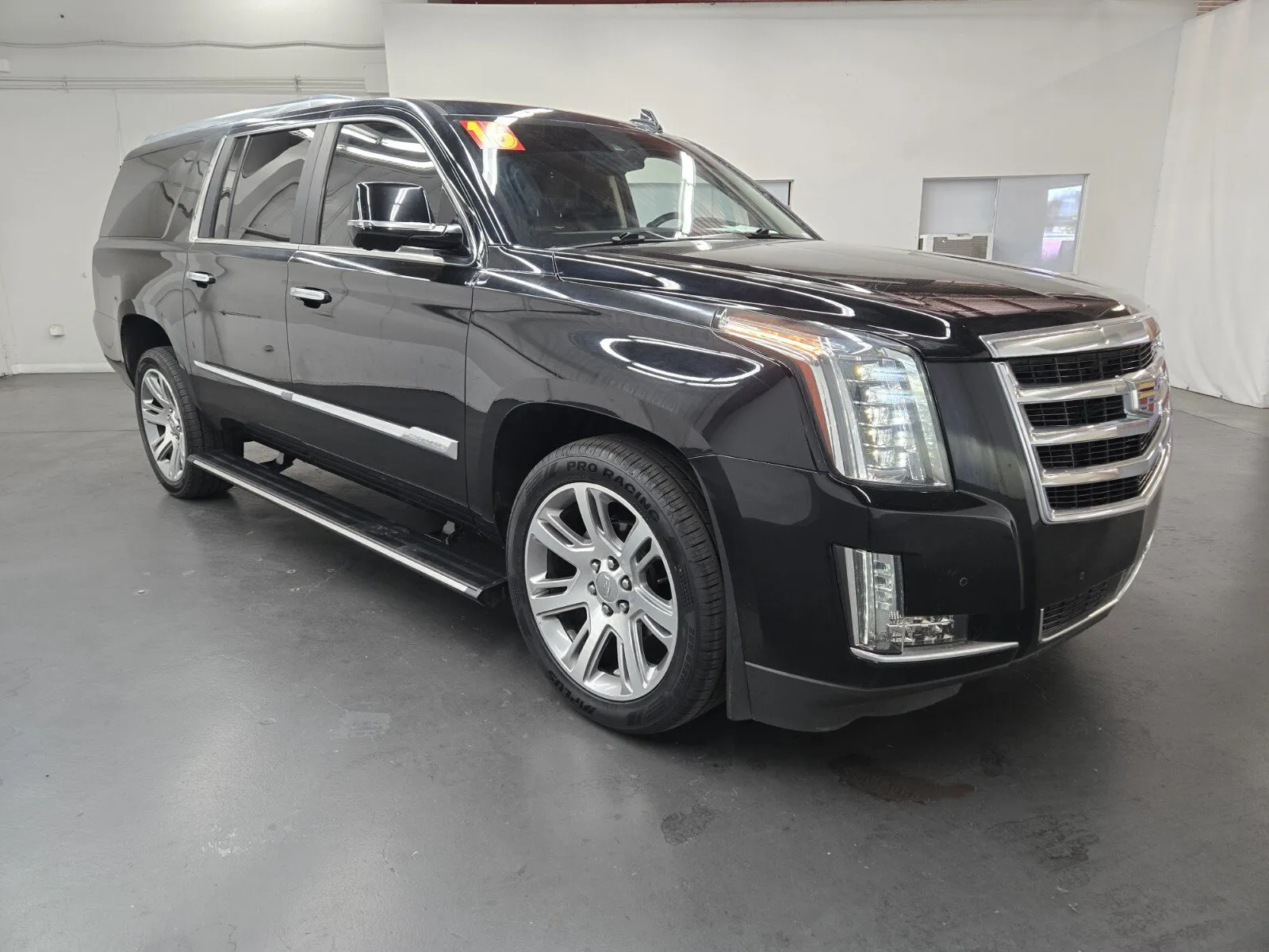 Cadillac Escalade ESV photo 4