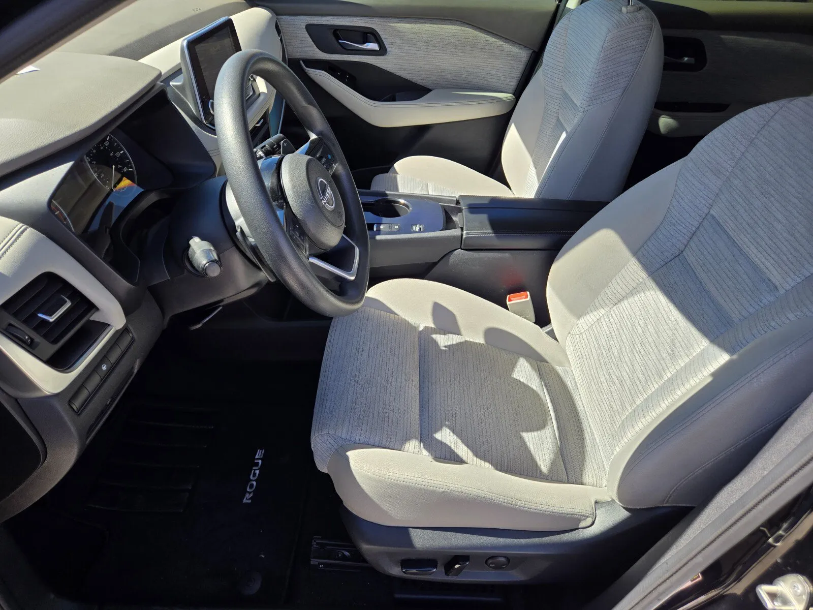 Nissan Rogue photo 7