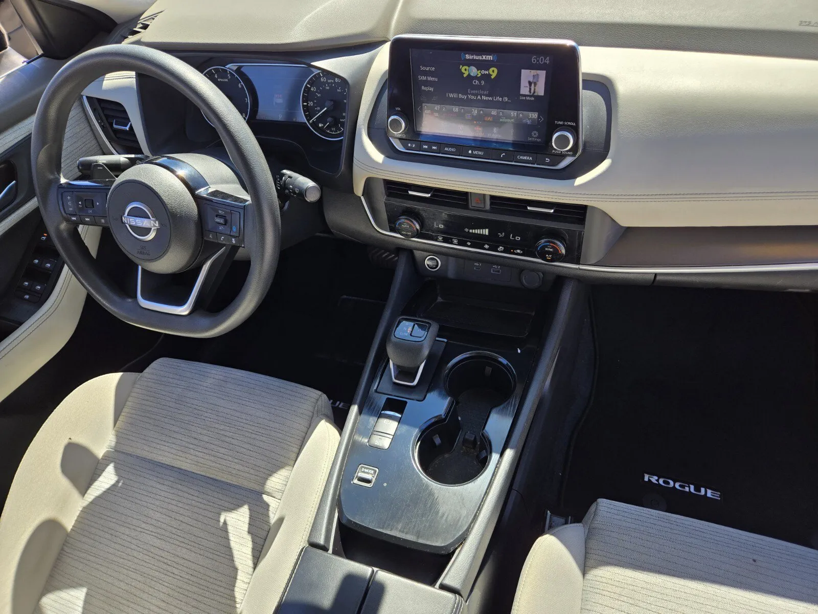 Nissan Rogue photo 13