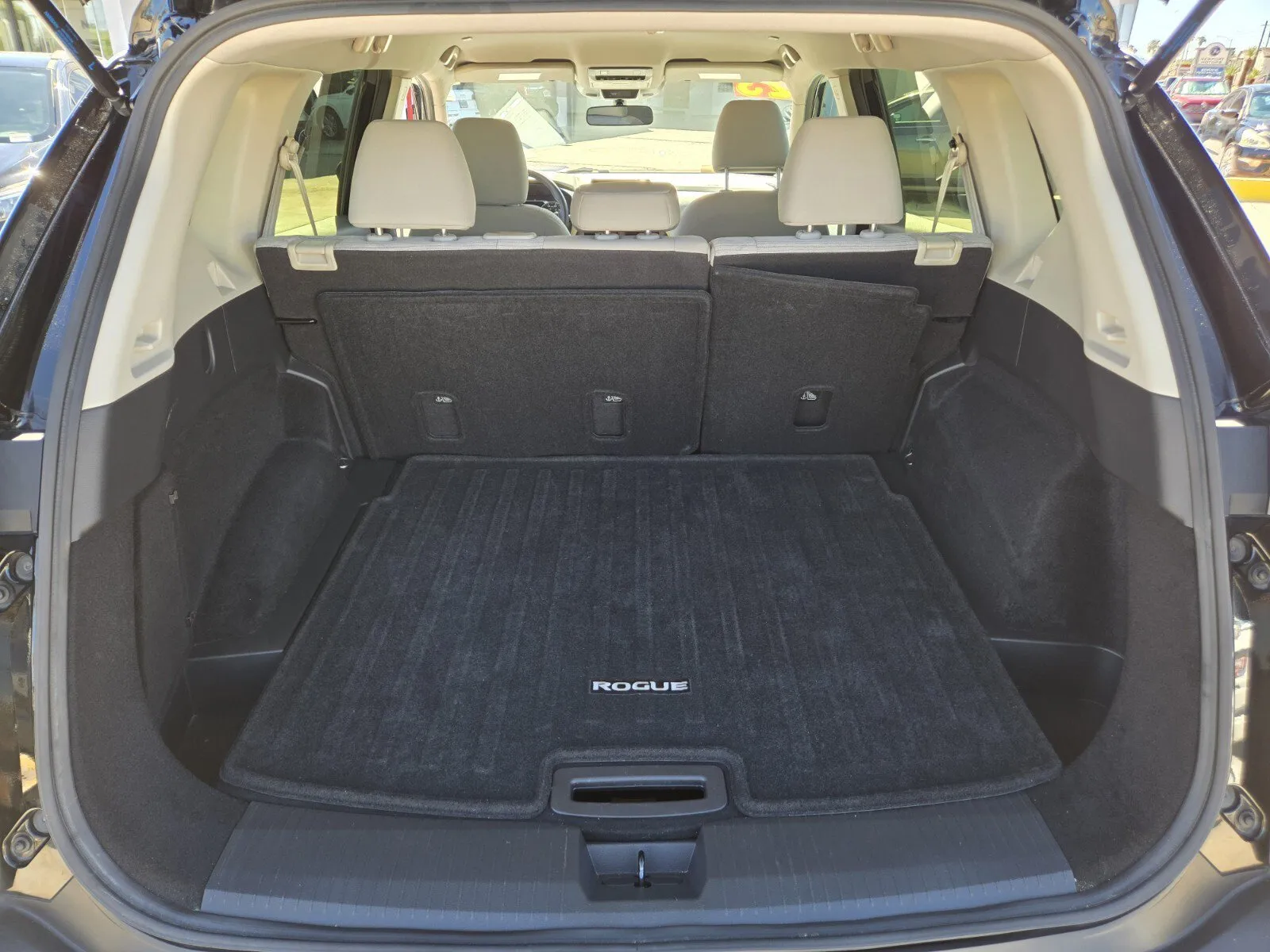 Nissan Rogue photo 10
