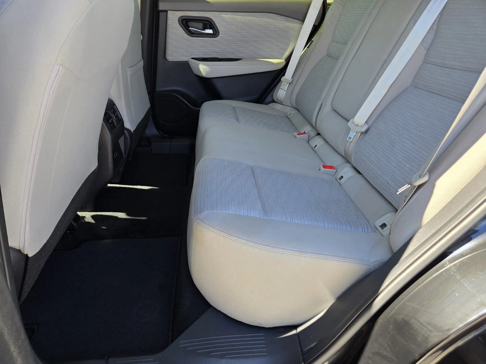 Nissan Rogue photo 8