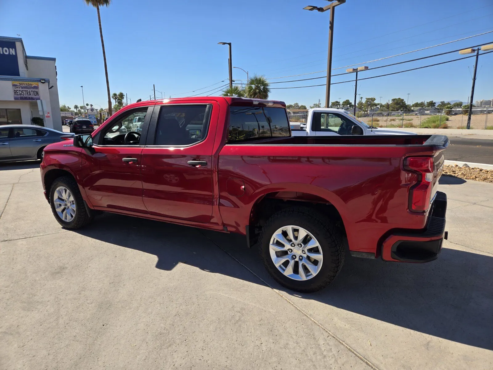 Chevrolet Silverado photo 3