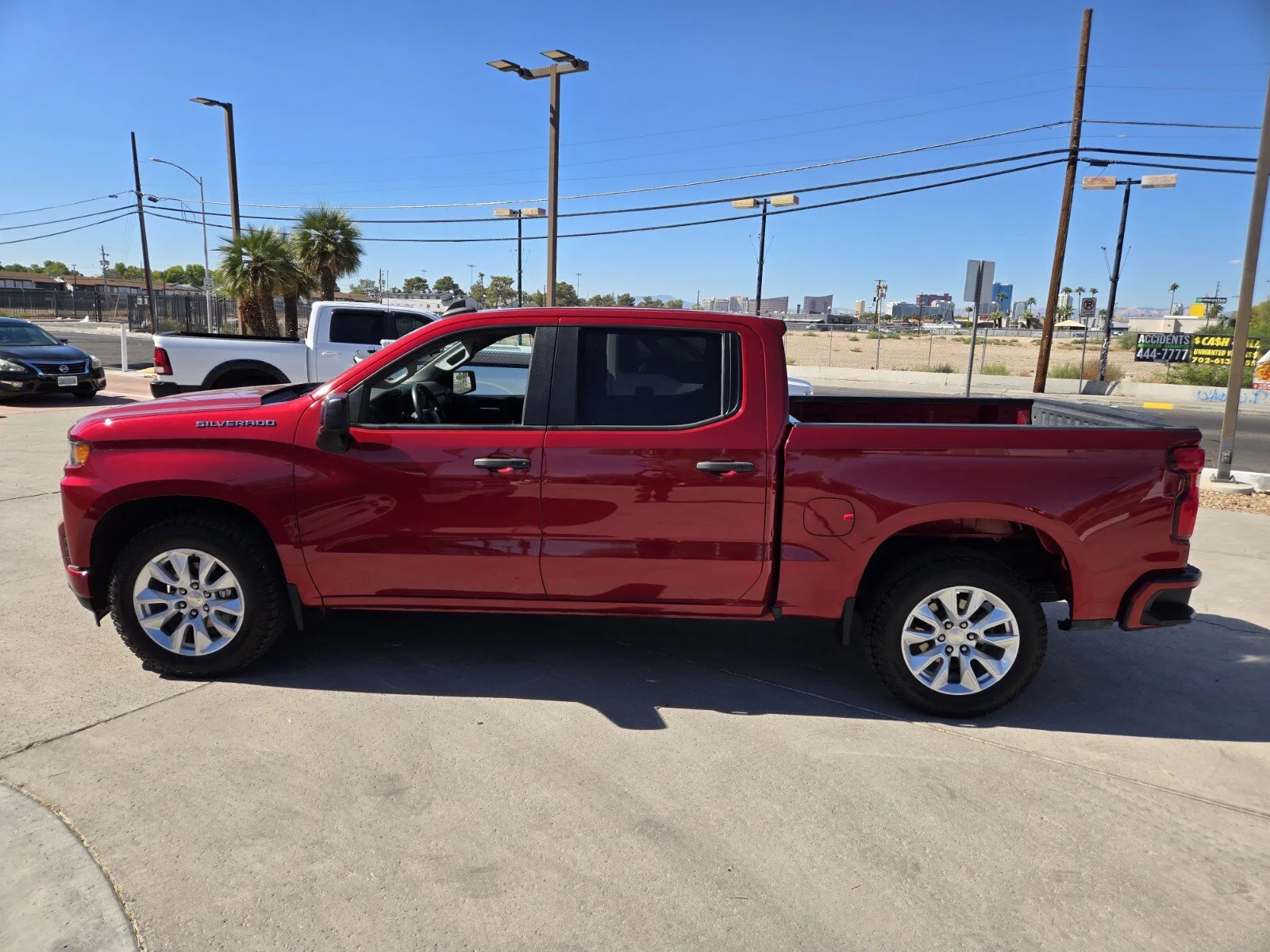 Chevrolet Silverado photo 2