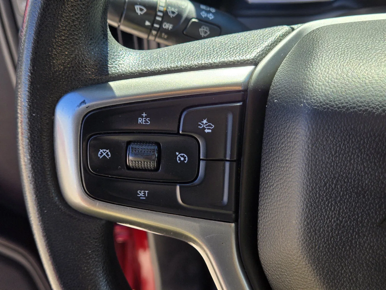 Chevrolet Silverado photo 18