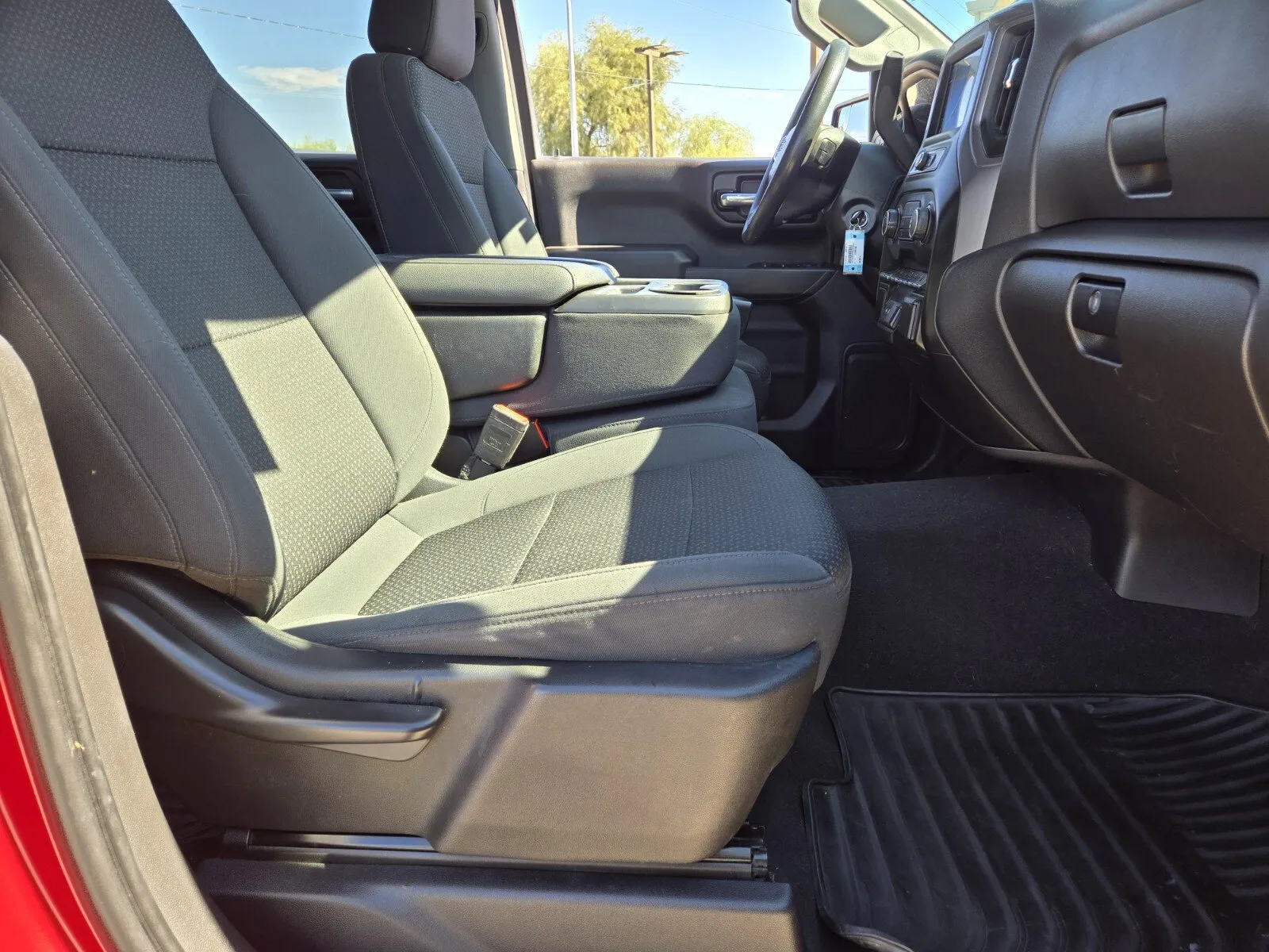 Chevrolet Silverado photo 11