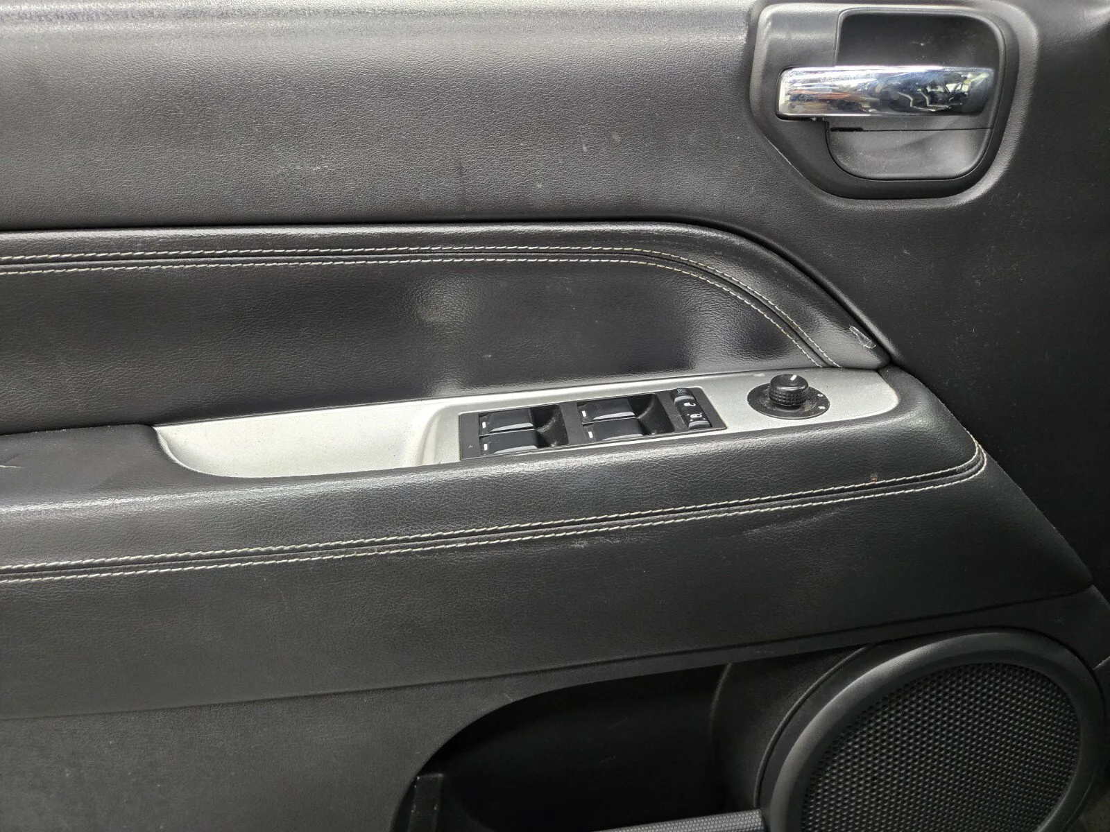 Jeep Compass photo 12