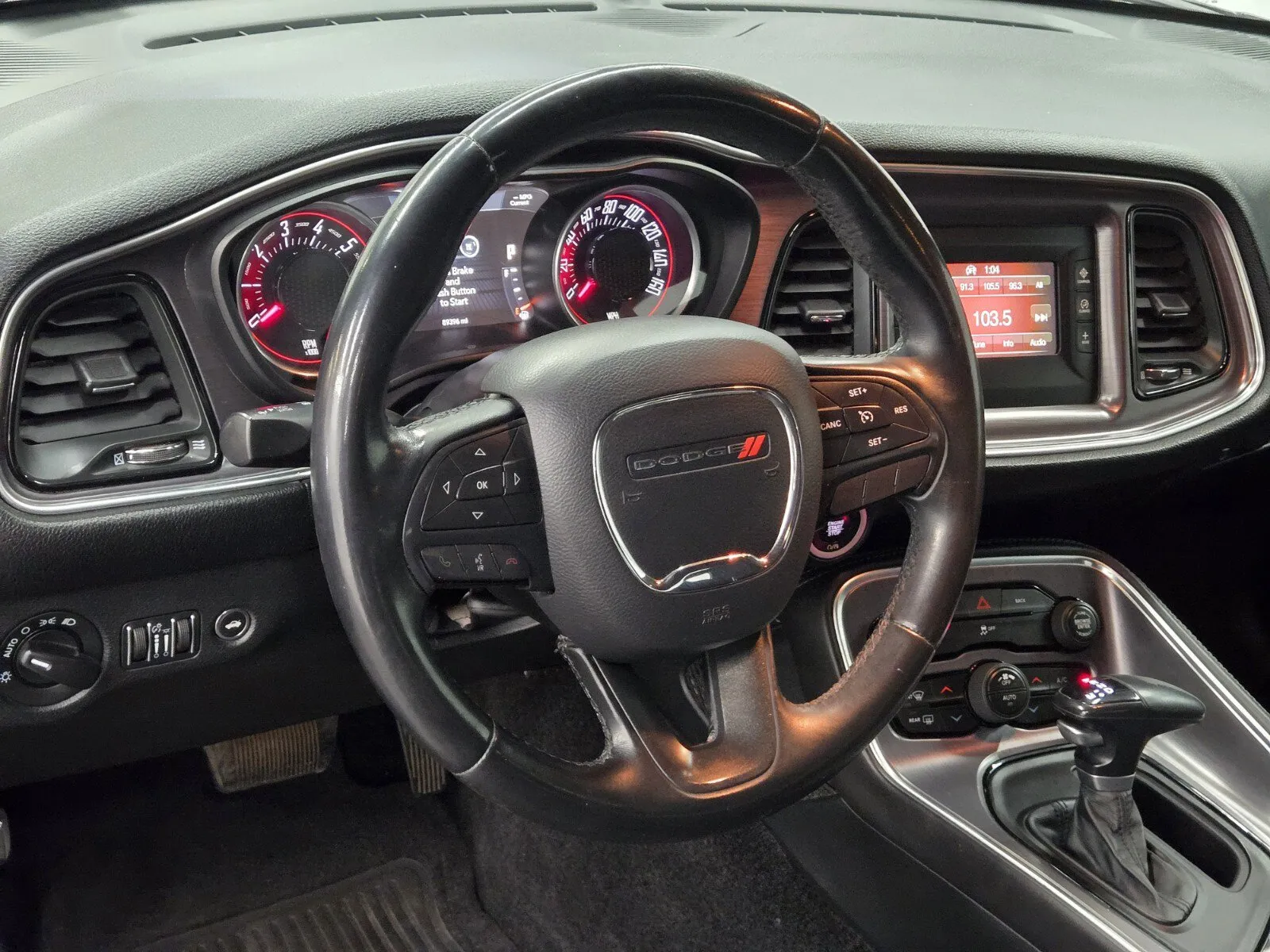Dodge Challenger photo 14