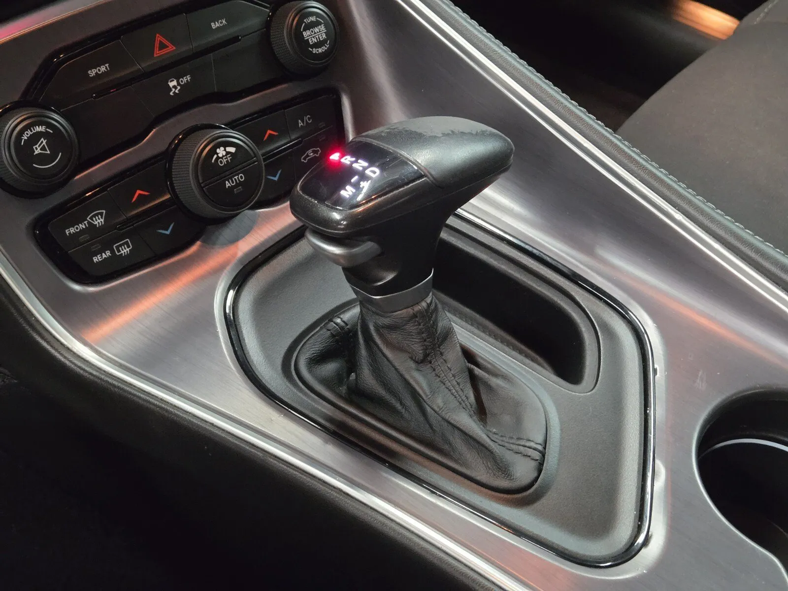 Dodge Challenger photo 17