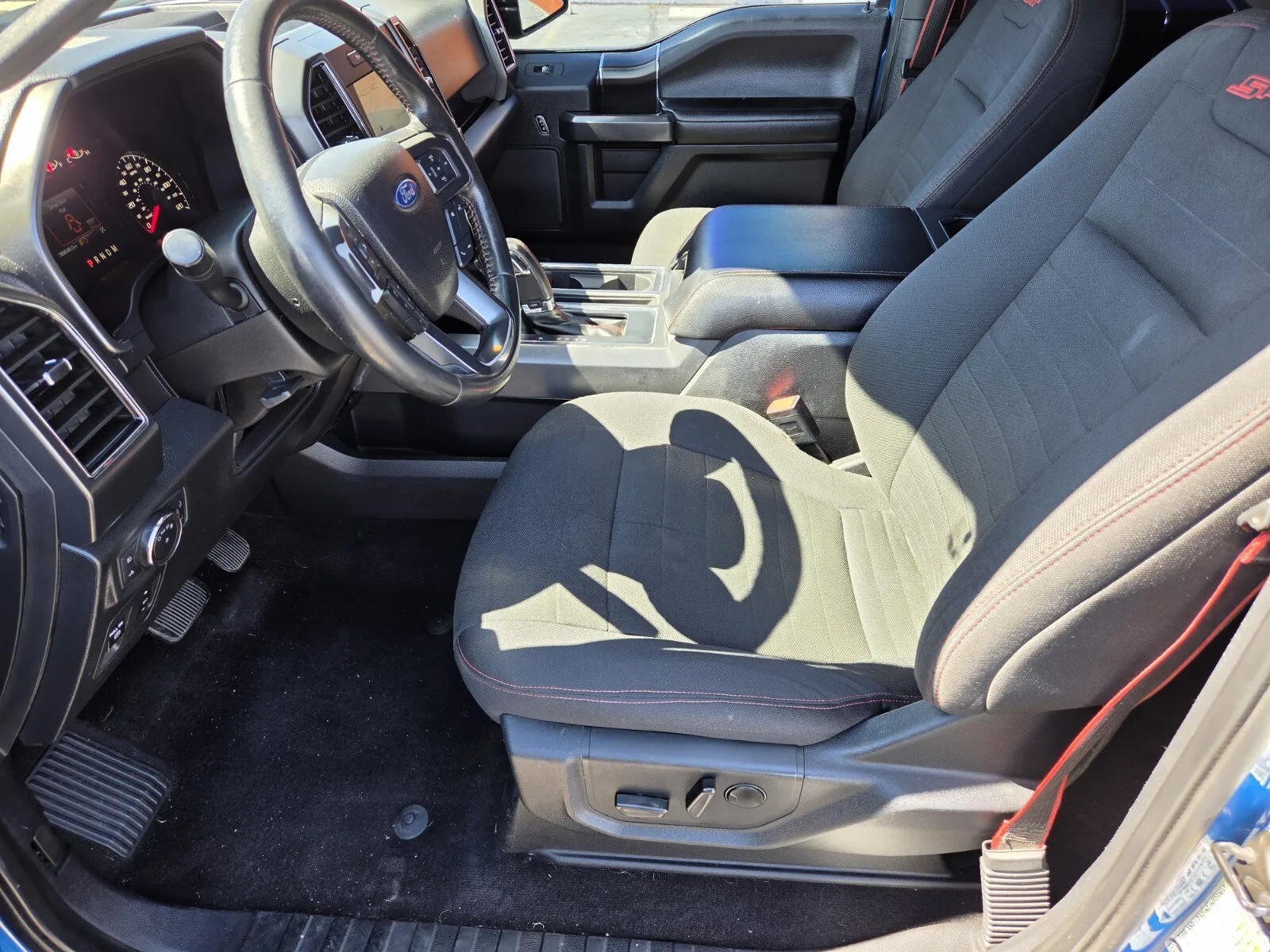 Ford F-150 photo 7