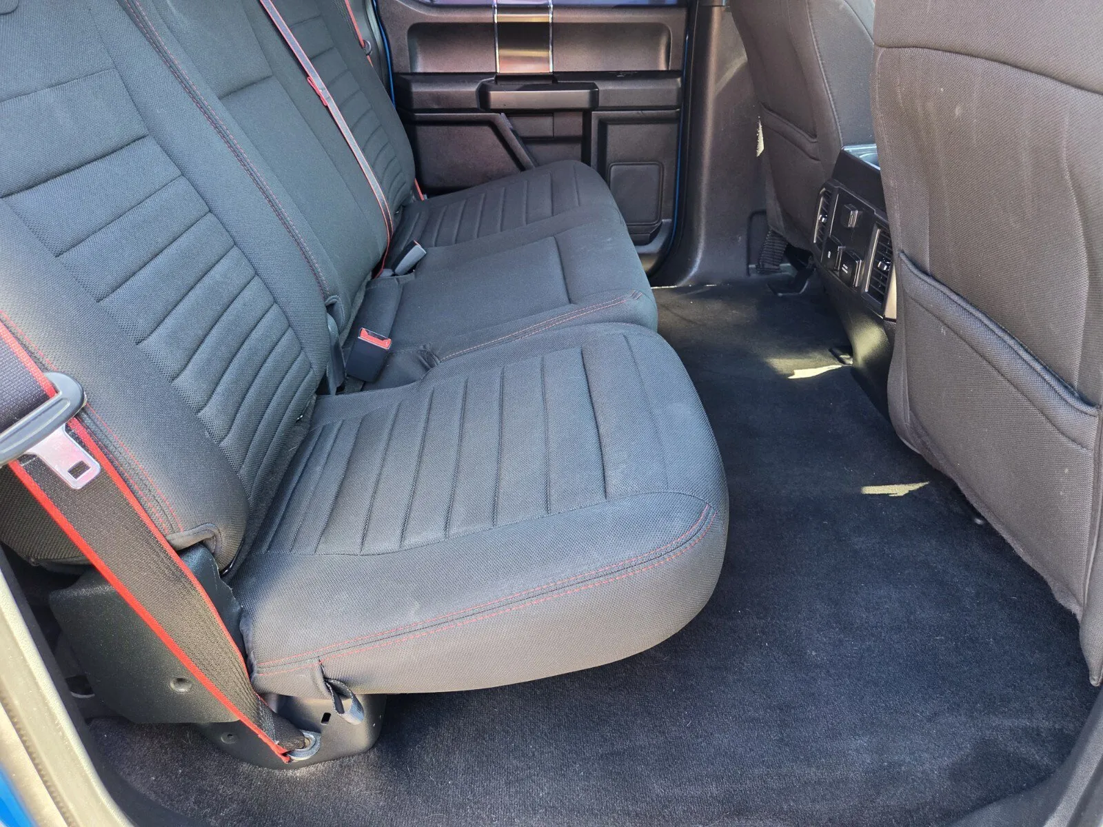 Ford F-150 photo 12