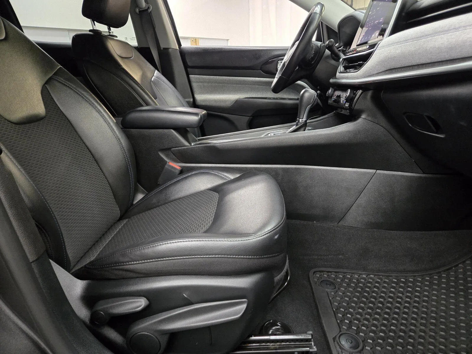 Jeep Compass photo 13