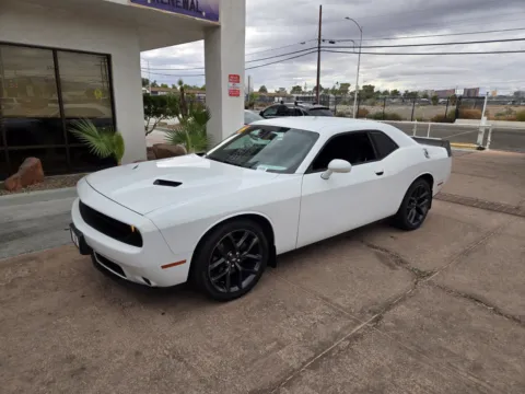 White 2016 Dodge Challenger SXT for sale in Las Vegas, NV