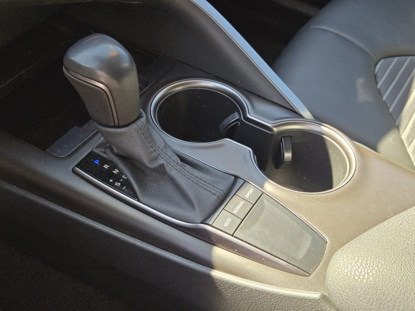 Toyota Camry photo 19