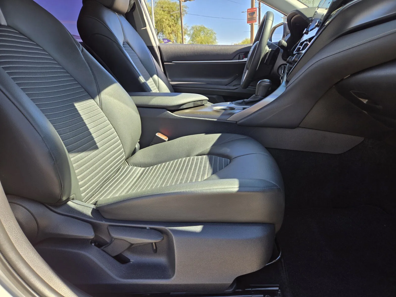 Toyota Camry photo 12