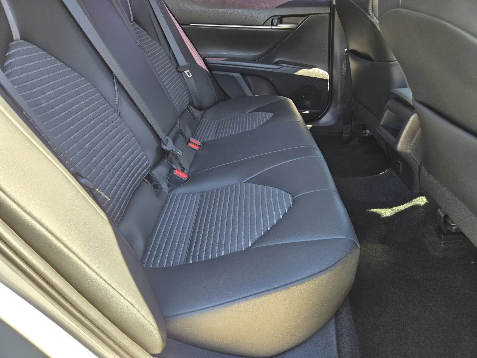 Toyota Camry photo 11