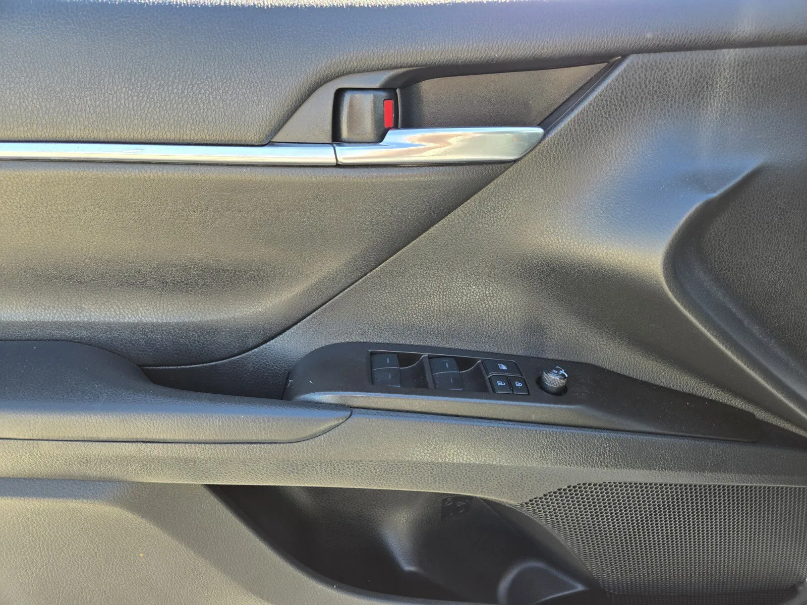 Toyota Camry photo 14