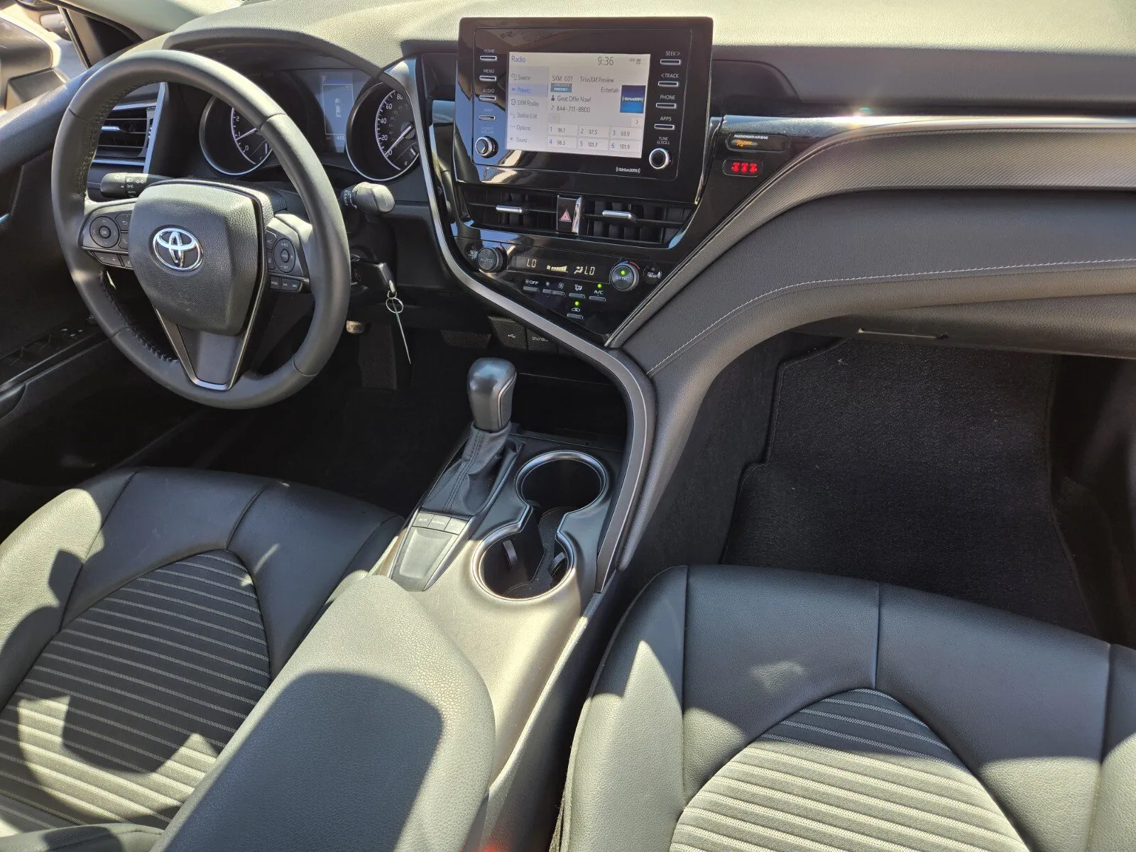 Toyota Camry photo 13