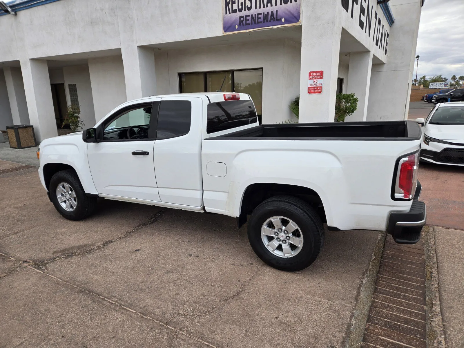 GMC Canyon photo 3