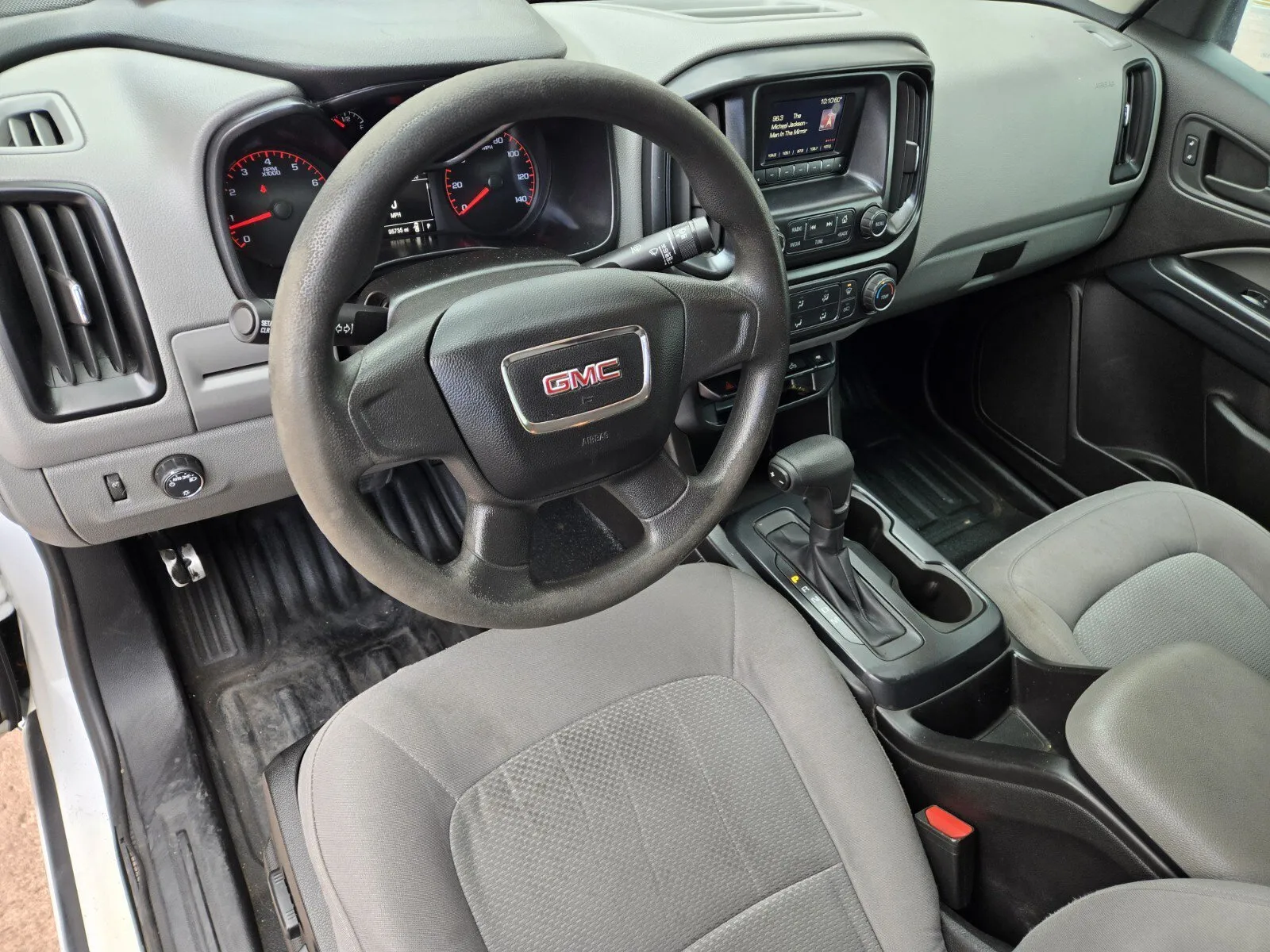 GMC Canyon photo 8
