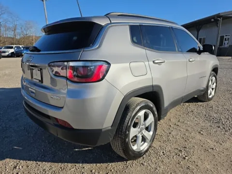More photos of 2017 Jeep New Compass Latitude at Hocking Valley Motors, OH