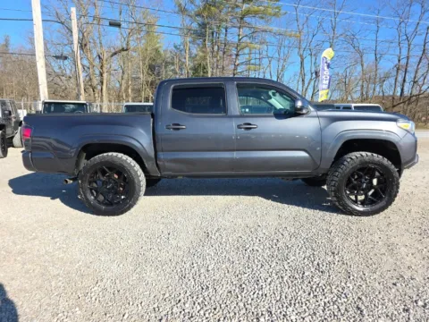 More photos of 2020 Toyota Tacoma SR at Hocking Valley Motors, OH