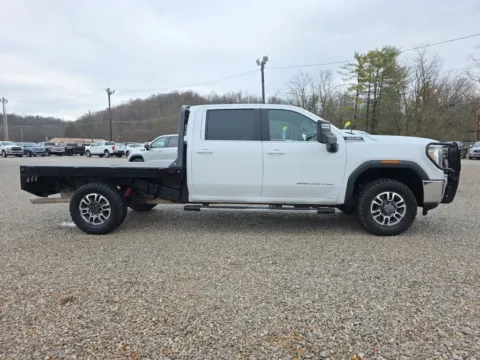 More photos of 2022 GMC Sierra 2500HD SLE at Hocking Valley Motors, OH