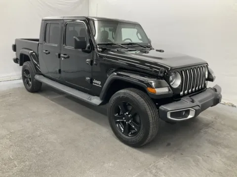 Black 2020 Jeep Gladiator Overland for sale in Logan, OH