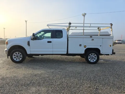 More photos of 2022 Ford F-350SD XL at Hocking Valley Motors, OH