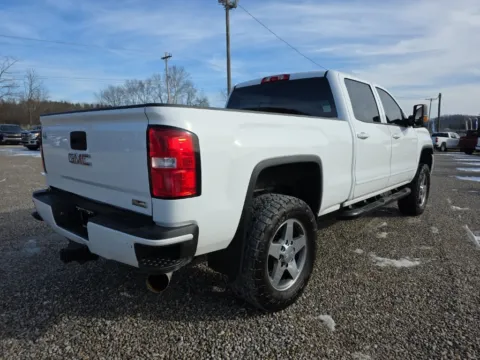 More photos of 2018 GMC Sierra 2500HD SLT at Hocking Valley Motors, OH