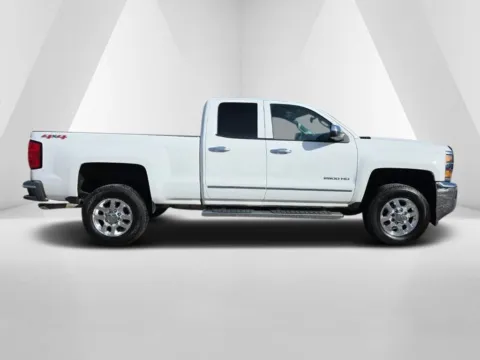 More photos of 2015 Chevrolet Silverado 2500HD LTZ at Hocking Valley Motors, OH