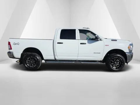 More photos of 2019 Ram 3500 Tradesman at Hocking Valley Motors, OH