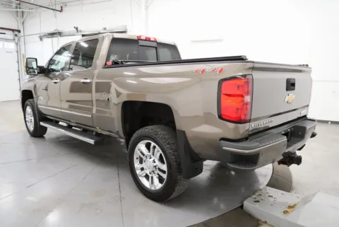 More photos of 2015 Chevrolet Silverado 2500HD High Country at Hocking Valley Motors, OH