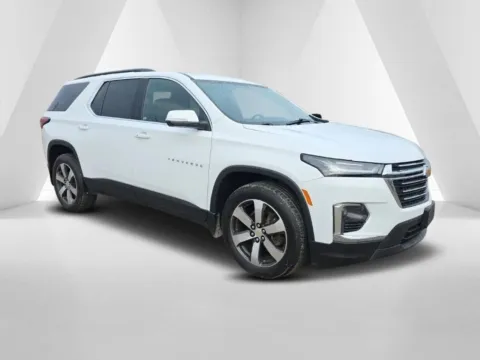 White 2023 Chevrolet Traverse LT Leather for sale in Logan, OH