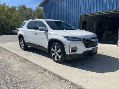 White 2023 Chevrolet Traverse LT Leather for sale in Logan, OH