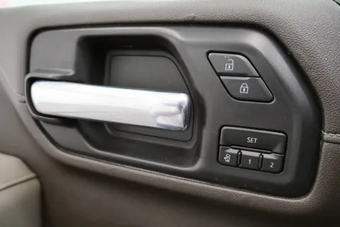 More photos of 2021 Chevrolet Silverado 2500HD LTZ at Hocking Valley Motors, OH