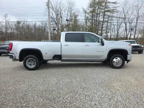 More photos of 2022 Chevrolet Silverado 3500HD High Country at Hocking Valley Motors, OH