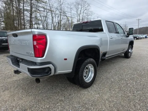 More photos of 2022 Chevrolet Silverado 3500HD High Country at Hocking Valley Motors, OH
