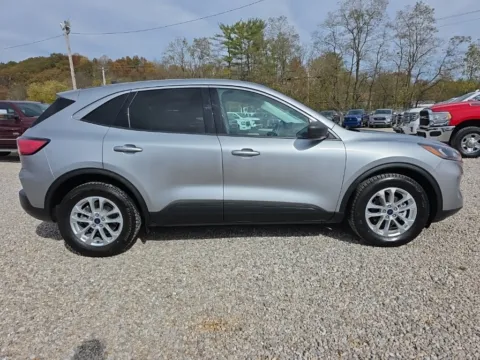 More photos of 2022 Ford Escape SE at Hocking Valley Motors, OH