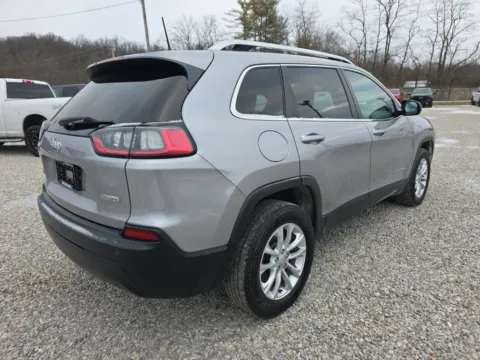 More photos of 2019 Jeep Cherokee Latitude at Hocking Valley Motors, OH