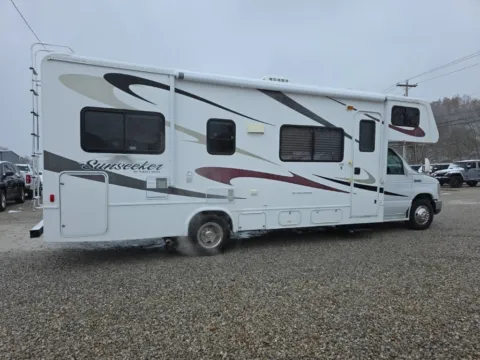 More photos of 2010 Ford E-450SD at Hocking Valley Motors, OH