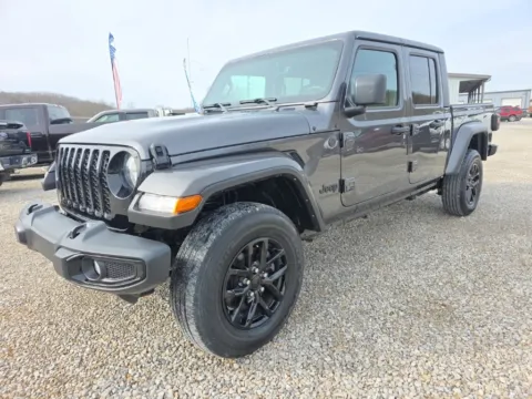 Another view of 2022 Jeep Gladiator Altitude for sale in Logan, OH at Hocking Valley Motors