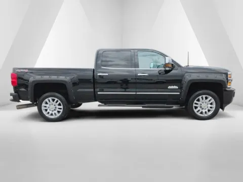 More photos of 2016 Chevrolet Silverado 2500HD High Country at Hocking Valley Motors, OH